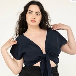 Elizabeth Suzann Black Cropped Maxine Top in black cotton poplin